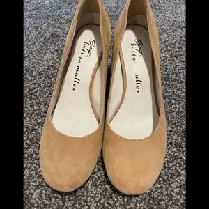 Tan leather suede pumps size 7
